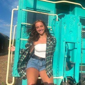 Meet your Posher, Ava